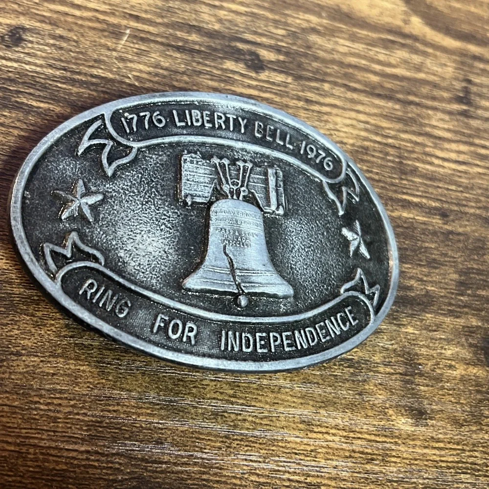 Vintage Patriotic Liberty Bell Independence 1976 Bicentennial USA Belt Buckle